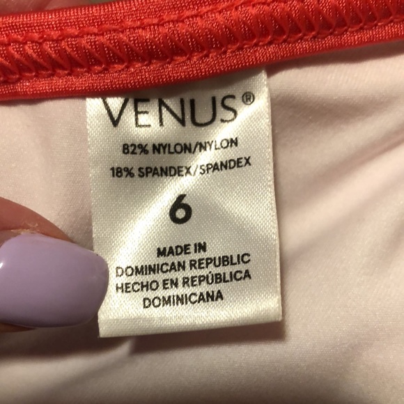 ⭐️SALE 3/$10⭐️Venus Bathing Suit TOP ONLY - size 6 -worn 1x - Picture 3 of 3
